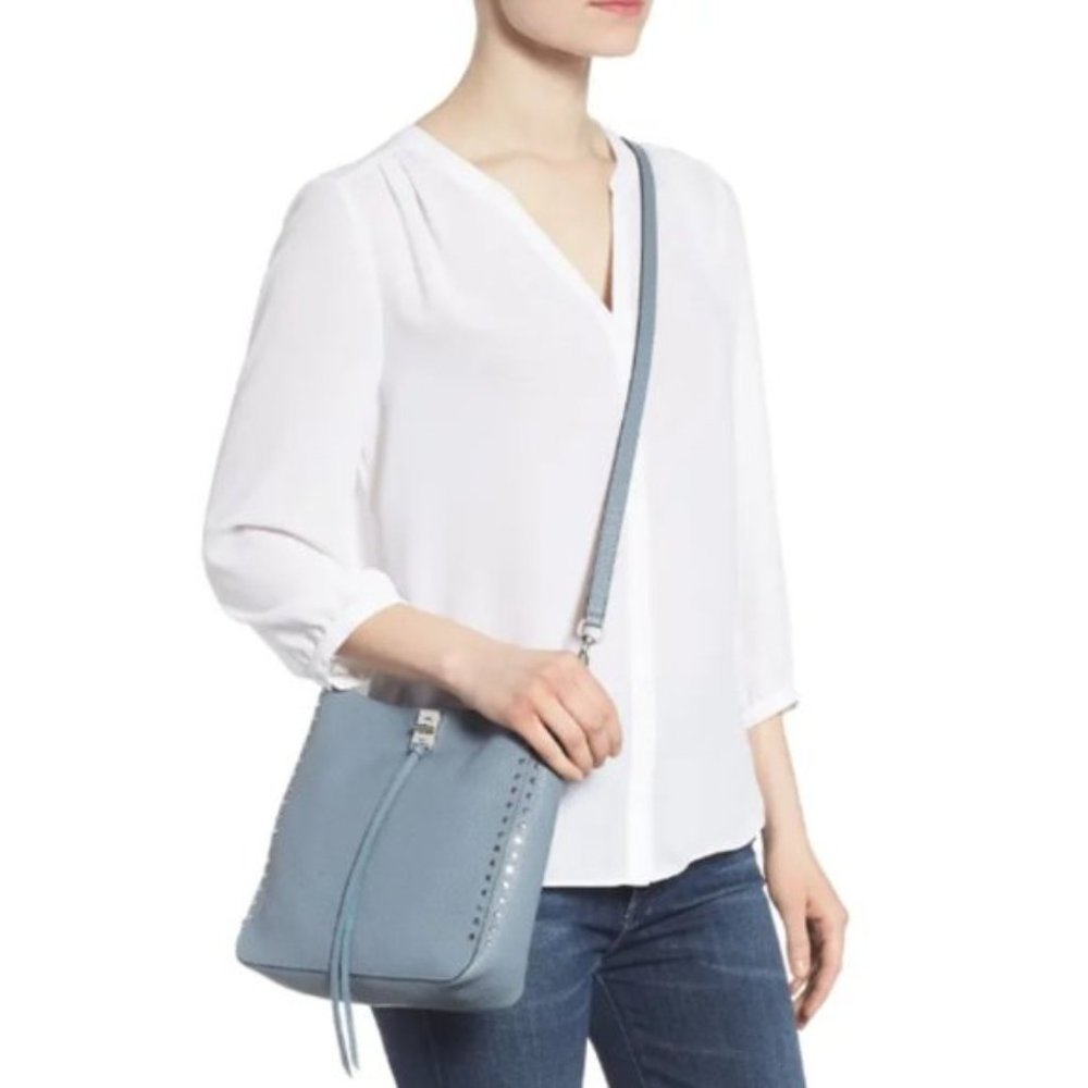 🎁 Rebecca Minkoff Small Darren Leather Feed Bag - Picture 5 of 5